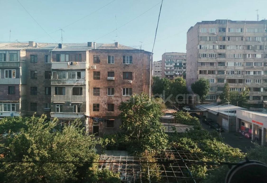 3 Սենյականոց Բնակարան, 80քմ, 4/9 հարկ, Նորմալ Վիճակում