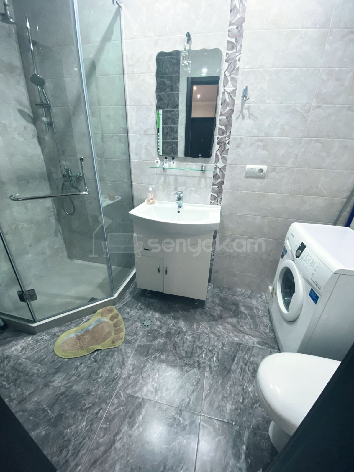 3 Սենյականոց Բնակարան Քարե Շենքում, 70քմ, 3/5 հարկ, Կապիտալ Վերանորոգված, Կահավորված, Արևկող