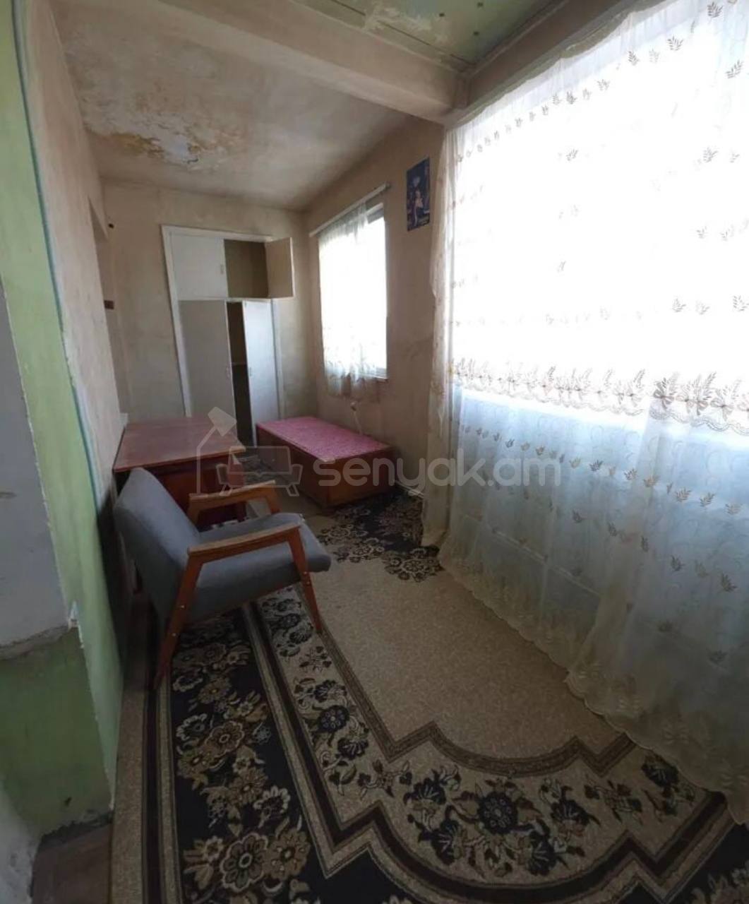 4 Սենյականոց Բնակարան Քարե Շենքում, 115քմ, 5/5 հարկ, Նորմալ Վիճակում, Կահավորված, Արևկող