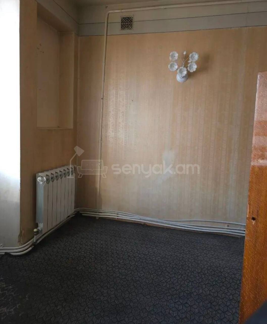 4 Սենյականոց Բնակարան Քարե Շենքում, 115քմ, 5/5 հարկ, Նորմալ Վիճակում, Կահավորված, Արևկող