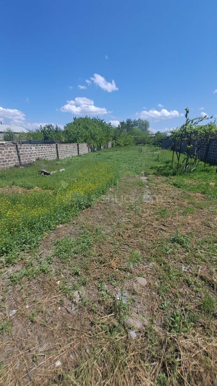 Բնակելի Նշանակության Հողատարածք, 1100քմ, Խմելու Ջրով, Էլեկտրականությամբ, Պարսպապատ