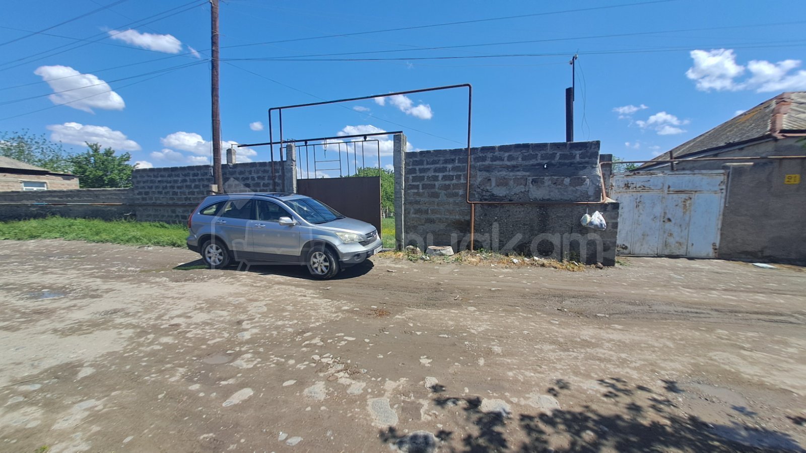 Բնակելի Նշանակության Հողատարածք, 1100քմ, Խմելու Ջրով, Էլեկտրականությամբ, Պարսպապատ