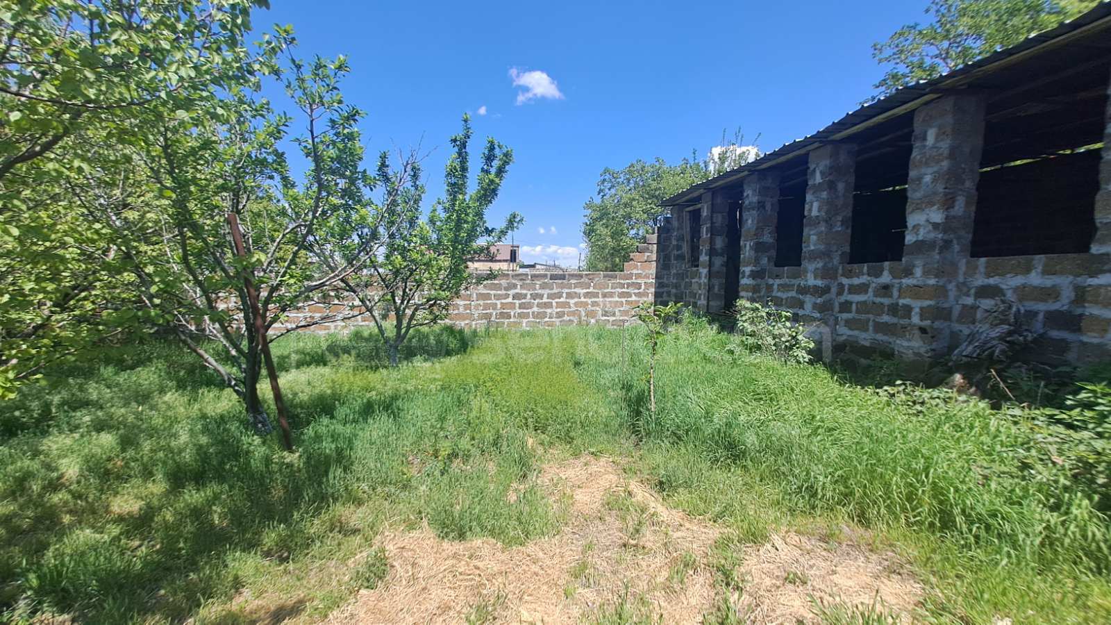 Բնակելի Նշանակության Հողատարածք, 1100քմ, Խմելու Ջրով, Էլեկտրականությամբ, Պարսպապատ