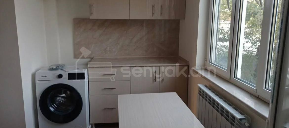 3 Սենյականոց Բնակարան Քարե Շենքում, 70քմ, 2/4 հարկ, Կապիտալ Վերանորոգված, Կահավորված, Արևկող