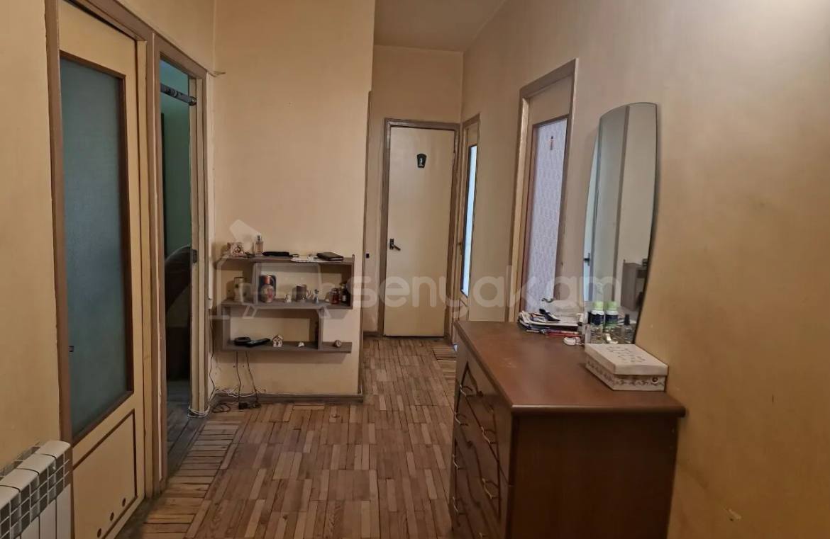 3 Սենյականոց Բնակարան, 78քմ, 4/9 հարկ, Նորմալ Վիճակում