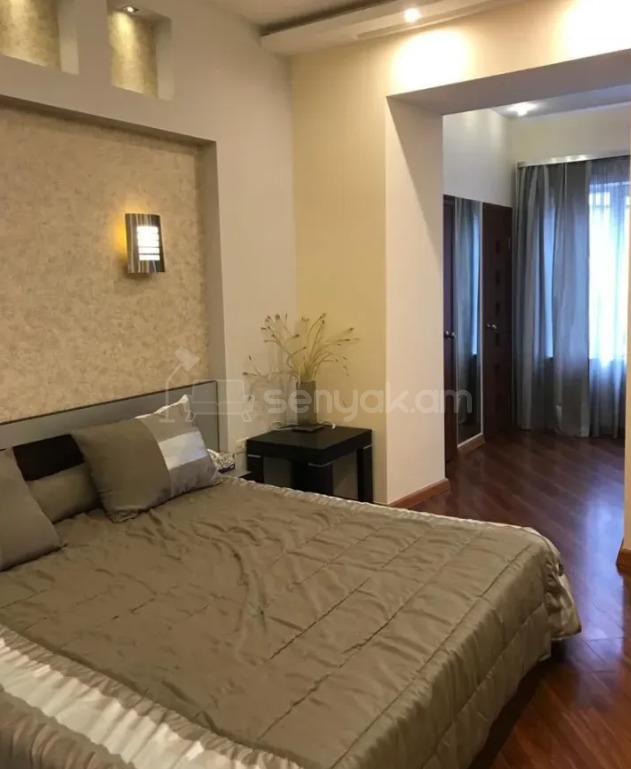 2 Սենյականոց Բնակարան Քարե Շենքում, 70քմ, 3/5 հարկ, Կապիտալ Վերանորոգված, Կահավորված, Արևկող