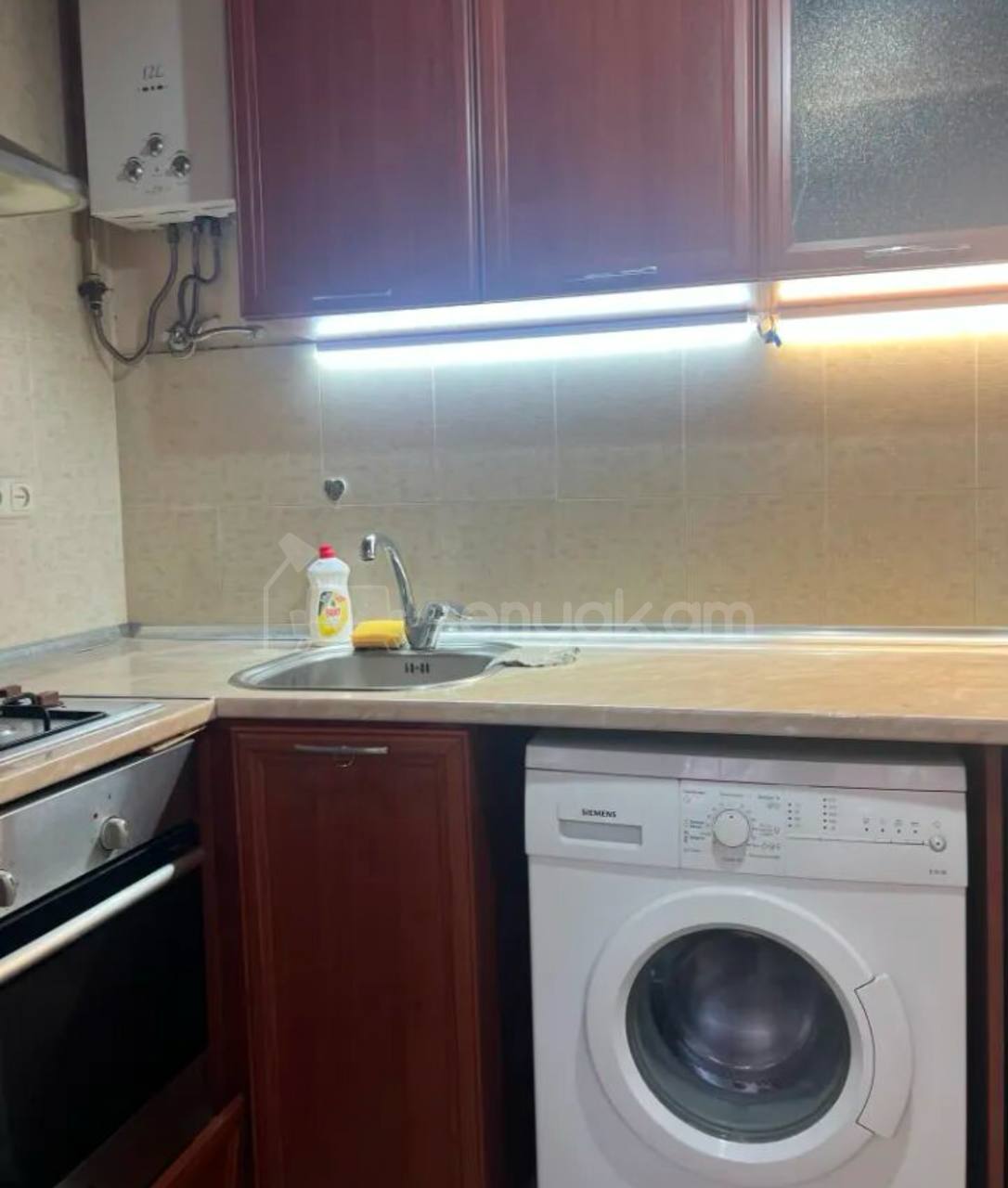 2 Սենյականոց Բնակարան Քարե Շենքում, 55քմ, 2/5 հարկ, Կոսմետիկ Վերանորոգված, Կահավորված, Արևկող