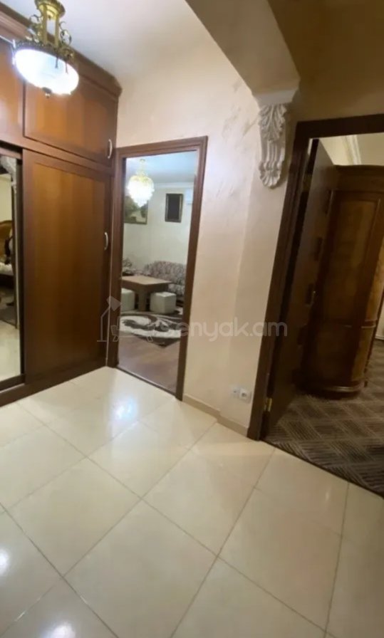 3 Սենյականոց Բնակարան, 70քմ, 6/9 հարկ, Նորմալ Վիճակում, Կահավորված