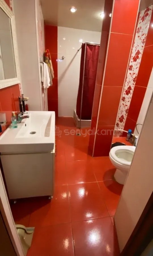 3 Սենյականոց Բնակարան, 70քմ, 6/9 հարկ, Նորմալ Վիճակում, Կահավորված