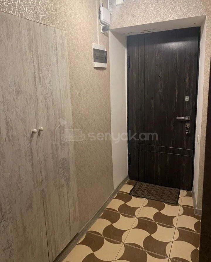 2 Սենյականոց Բնակարան Քարե Շենքում, 45քմ, 1/5 հարկ, Կապիտալ Վերանորոգված