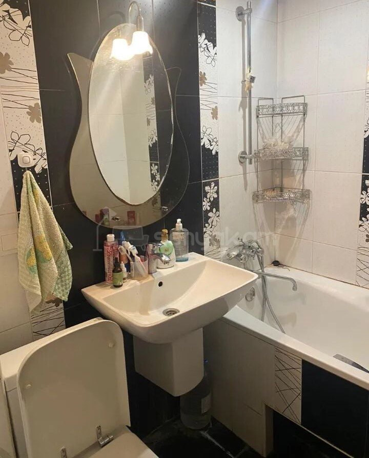 2 Սենյականոց Բնակարան Քարե Շենքում, 45քմ, 1/5 հարկ, Կապիտալ Վերանորոգված