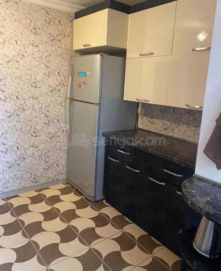 2 Սենյականոց Բնակարան Քարե Շենքում, 45քմ, 1/5 հարկ, Կապիտալ Վերանորոգված