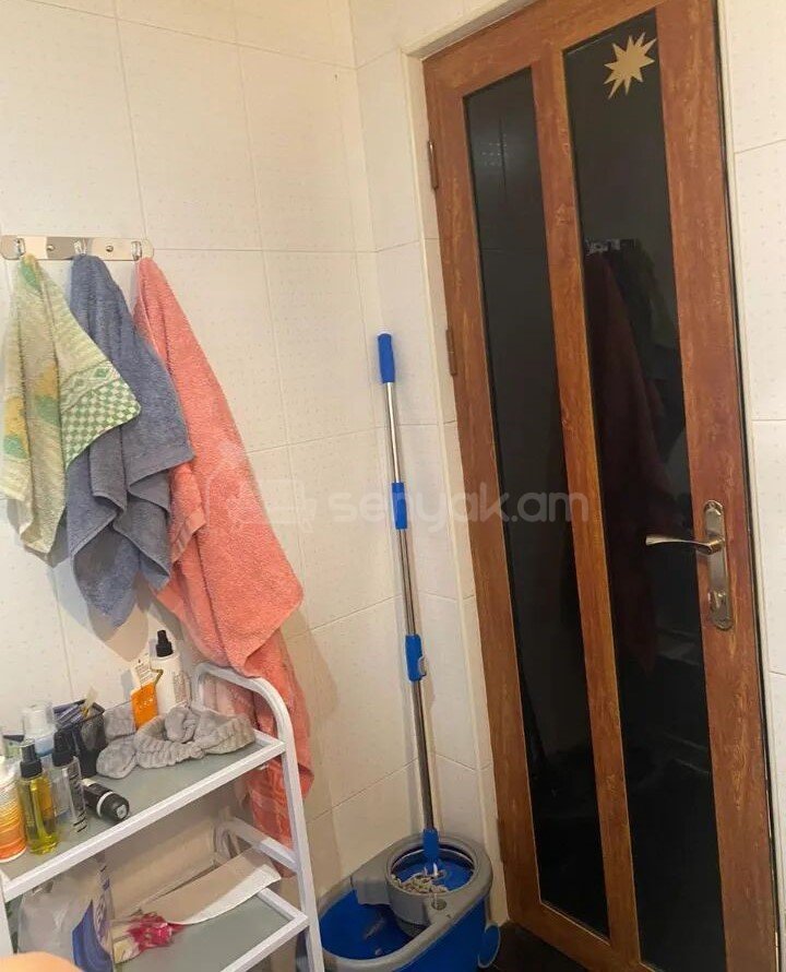 2 Սենյականոց Բնակարան Քարե Շենքում, 45քմ, 1/5 հարկ, Կապիտալ Վերանորոգված