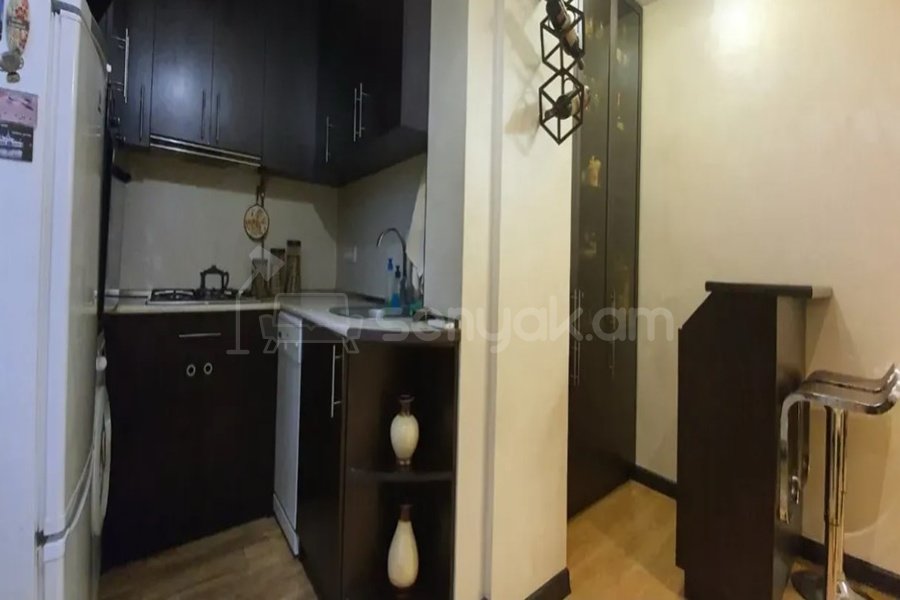 2 Սենյականոց Բնակարան Քարե Շենքում, 62քմ, 2/5 հարկ, Կապիտալ Վերանորոգված, Կահավորված, Արևկող