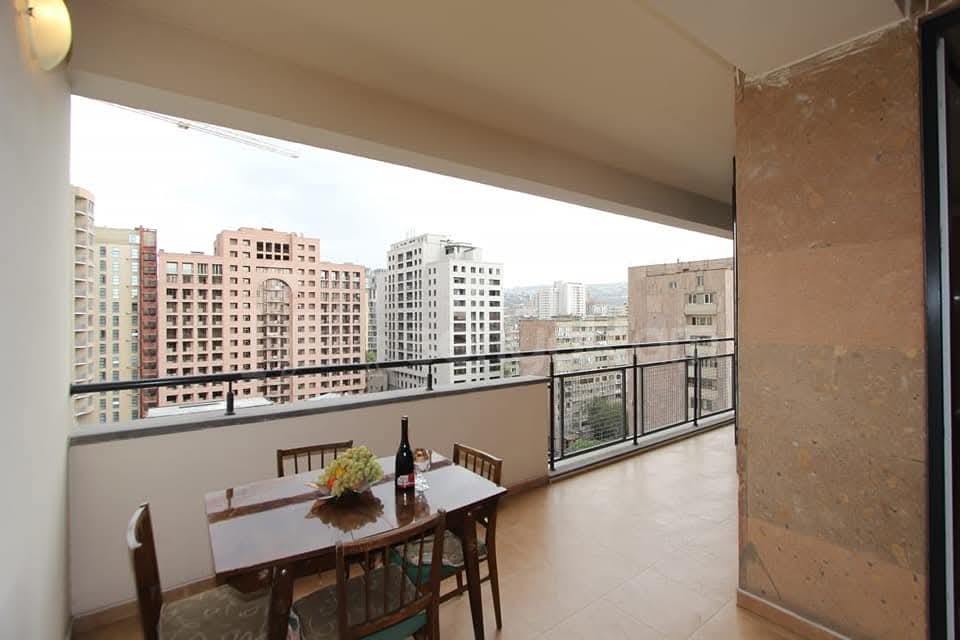 3 Սենյականոց Բնակարան Նորակառույցում, 80քմ, 7/12 հարկ, Դիզայներական Վերանորոգված