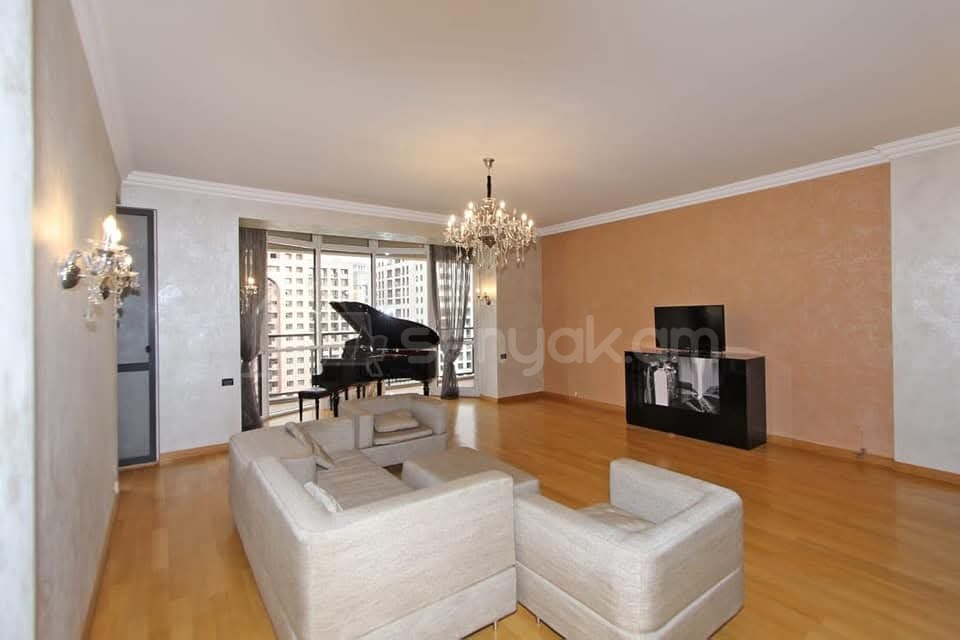 3 Սենյականոց Բնակարան Նորակառույցում, 80քմ, 7/12 հարկ, Դիզայներական Վերանորոգված