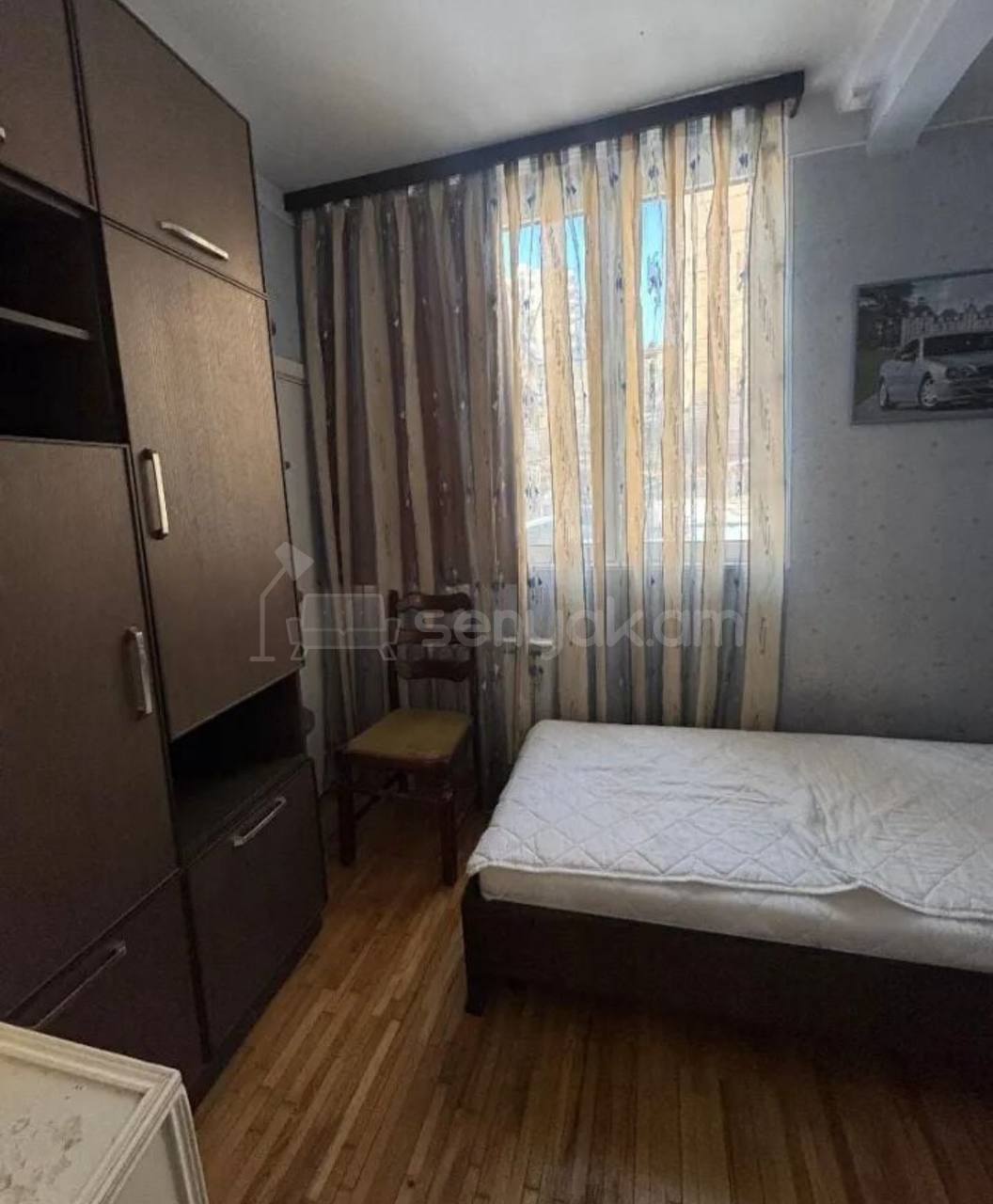 3 Սենյականոց Բնակարան Քարե Շենքում, 42քմ, 3/5 հարկ, Նորմալ Վիճակում, Կահավորված, Արևկող