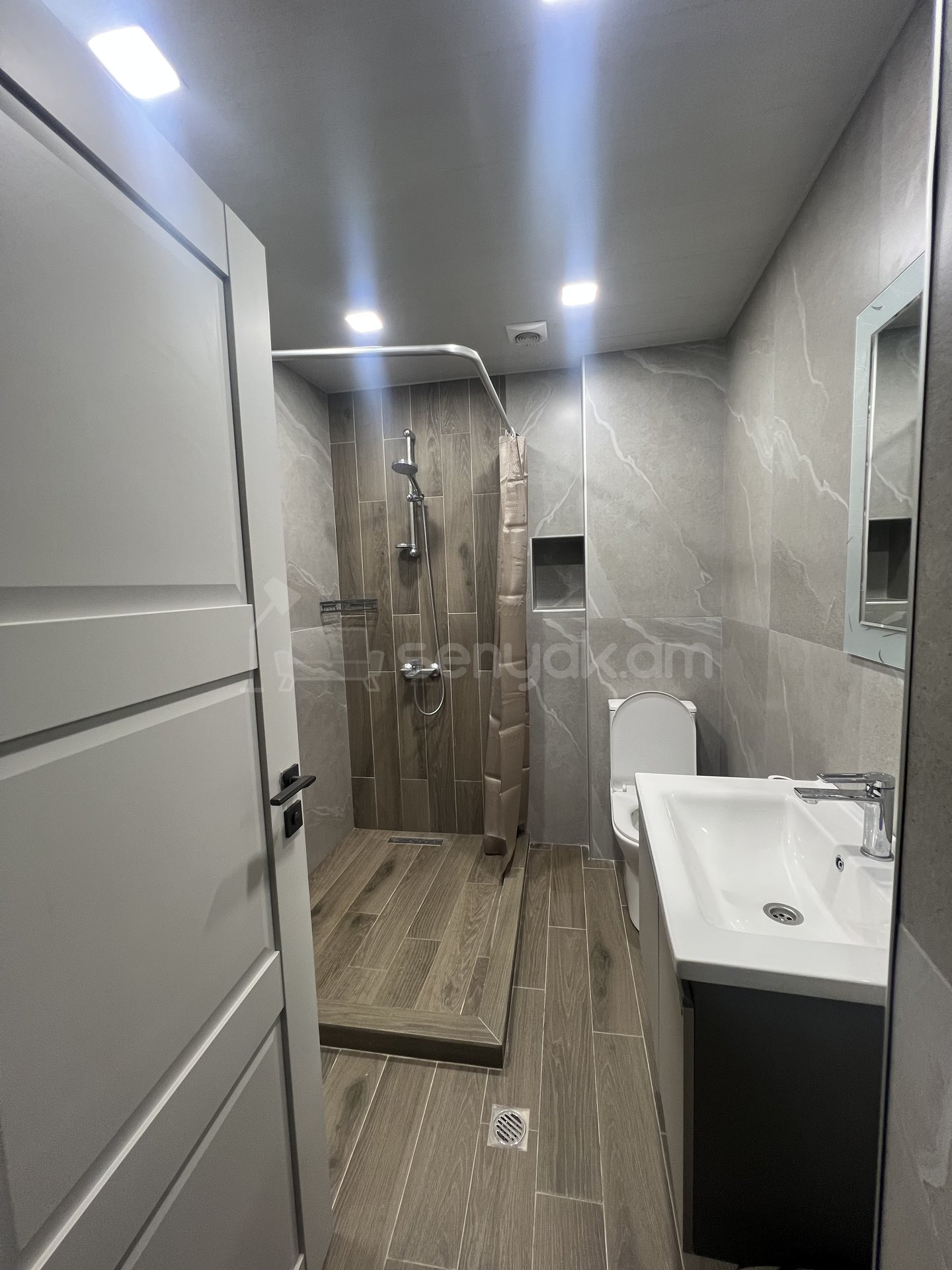 1 Սենյականոց Բնակարան Նորակառույցում, 38քմ, 3/4 հարկ, Կապիտալ Վերանորոգված