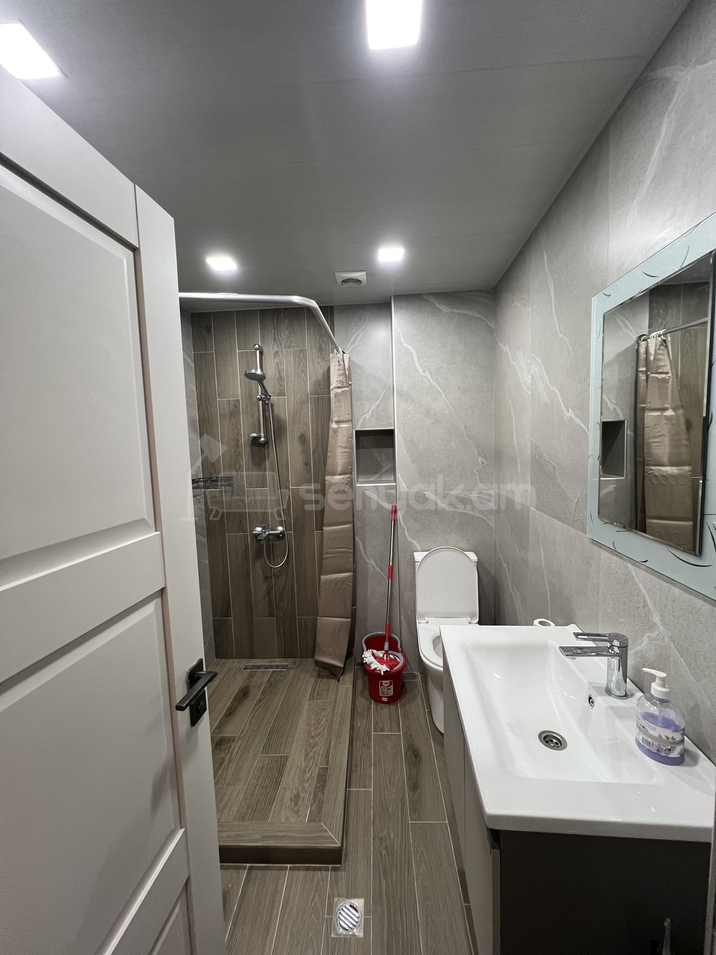 1 Սենյականոց Բնակարան Նորակառույցում, 38քմ, 3/4 հարկ, Կապիտալ Վերանորոգված