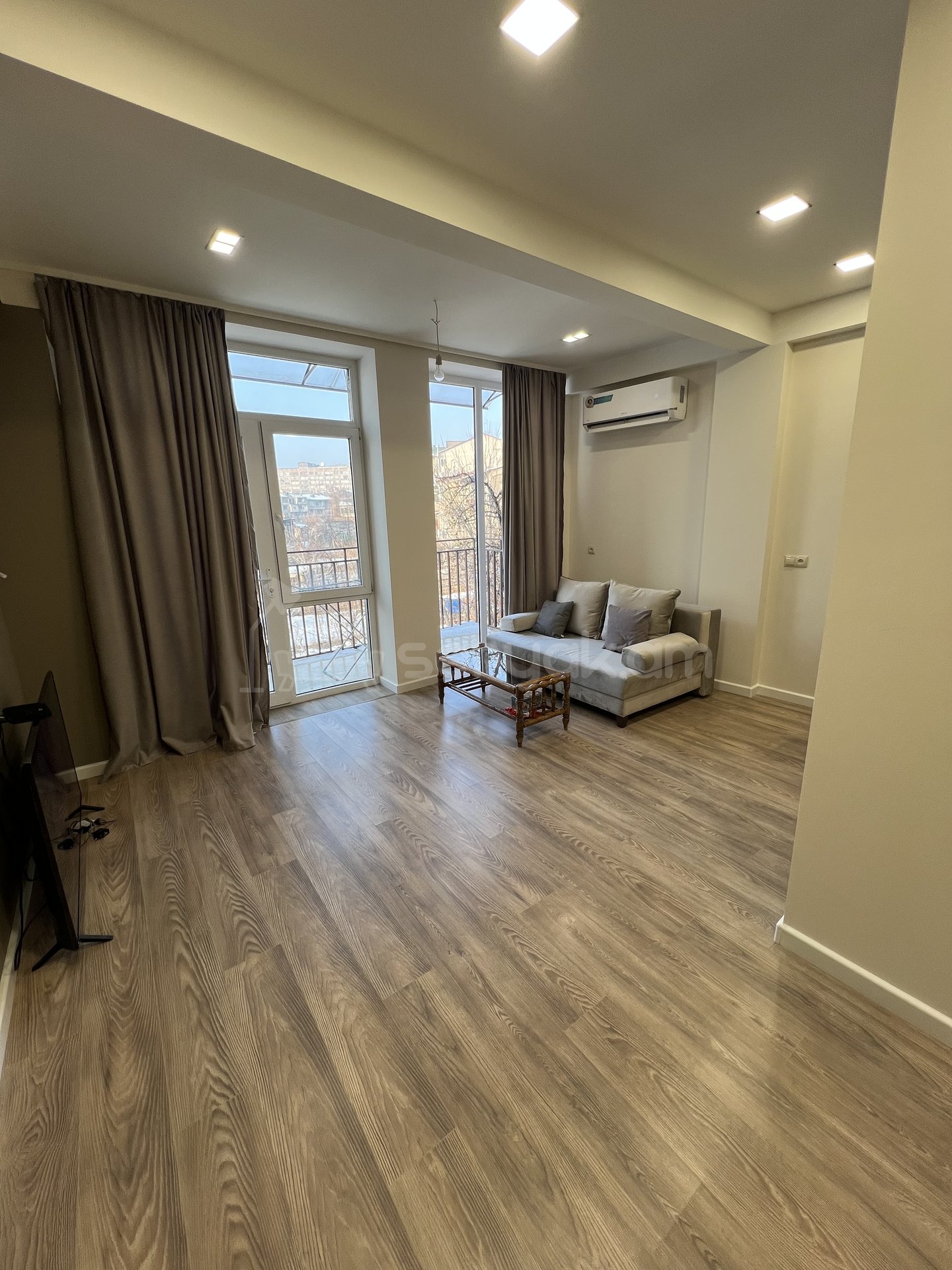 1 Սենյականոց Բնակարան Նորակառույցում, 38քմ, 3/4 հարկ, Կապիտալ Վերանորոգված