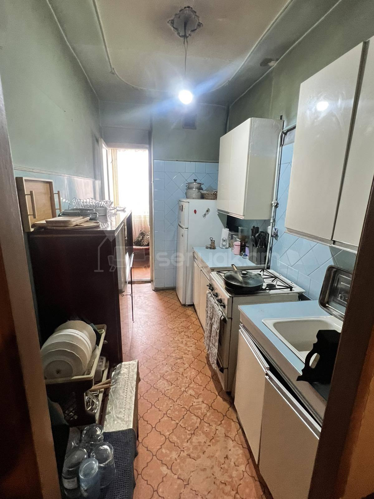 2 Սենյականոց Բնակարան Քարե Շենքում, 65քմ, 2/5 հարկ, Նորմալ Վիճակում