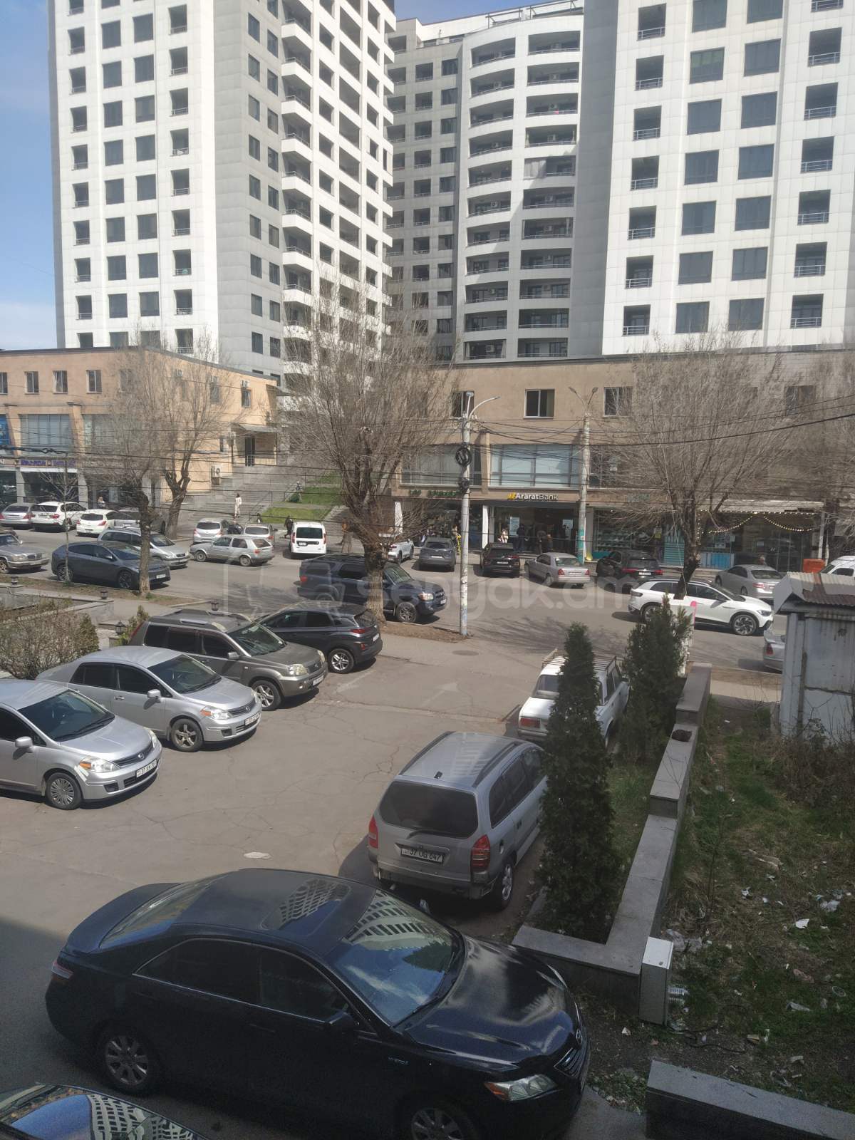 2 Սենյականոց Բնակարան Քարե Շենքում, 65քմ, 2/5 հարկ, Նորմալ Վիճակում