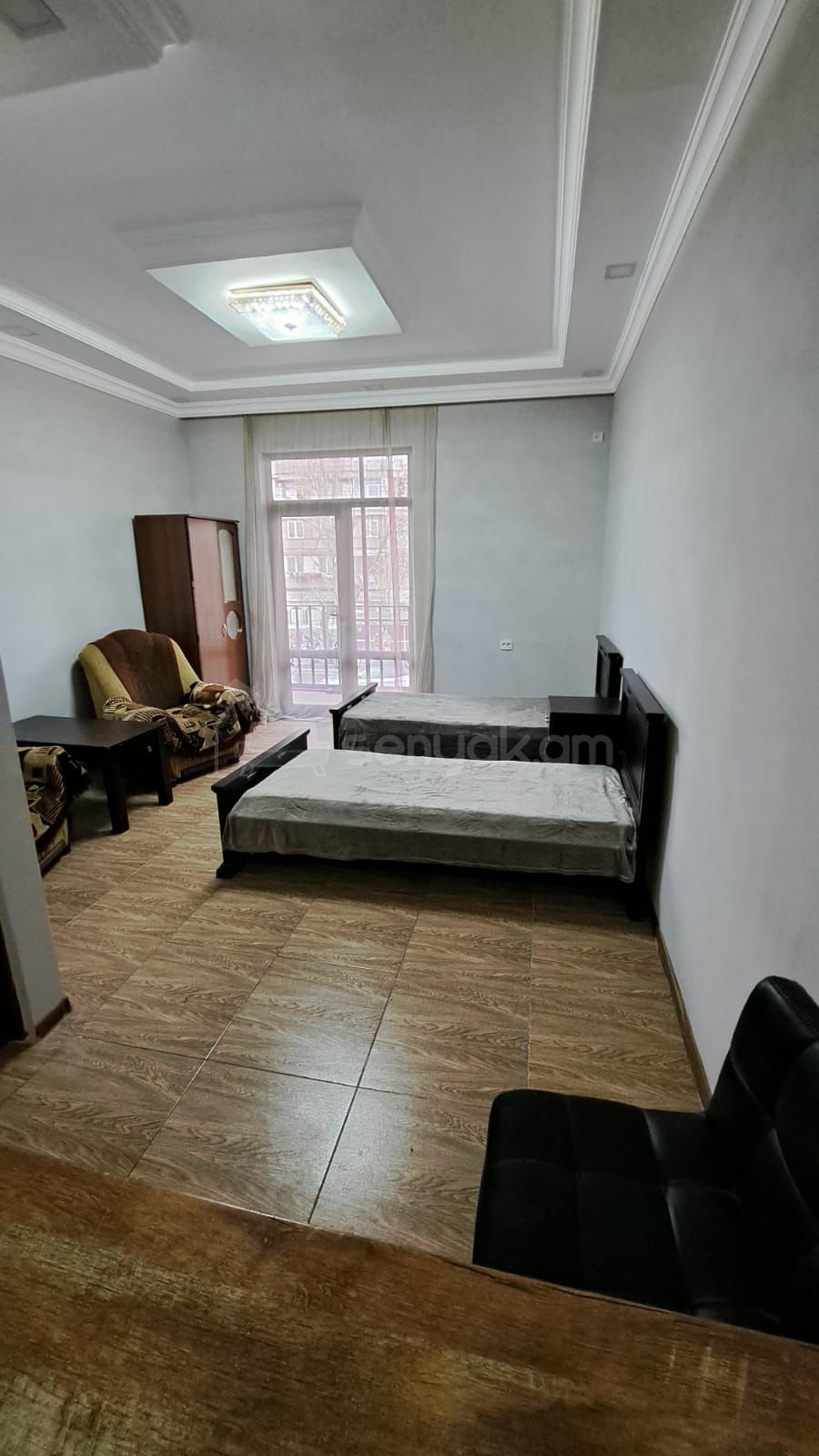 Սենյակ 30քմ, 2/3 հարկ, Կահավորված