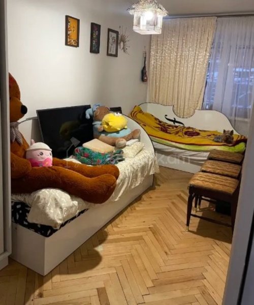 3 Սենյականոց Բնակարան Քարե Շենքում, 72քմ, 1/4 հարկ, Կոսմետիկ Վերանորոգված