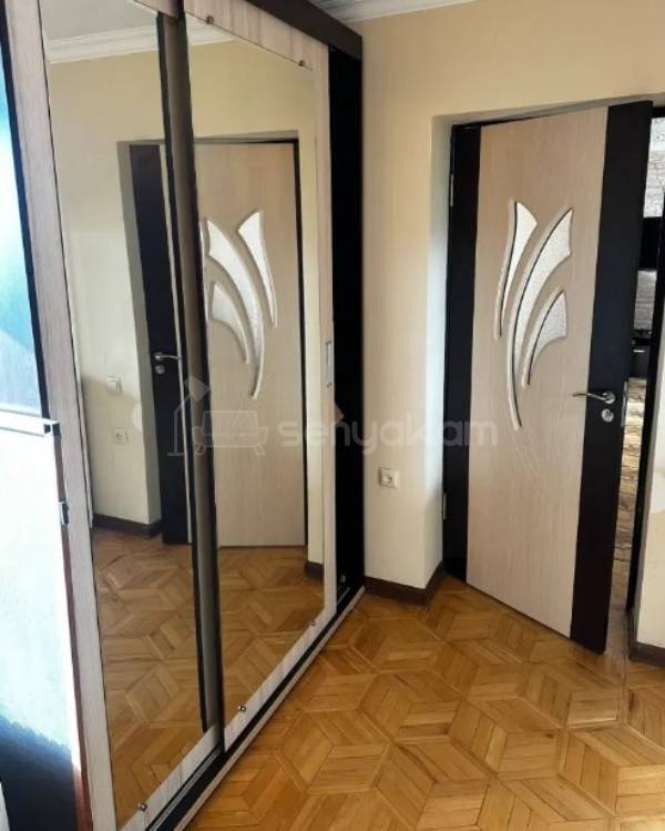 3 Սենյականոց Բնակարան Քարե Շենքում, 74քմ, 4/4 հարկ, Կապիտալ Վերանորոգված, Կահավորված, Արևկող