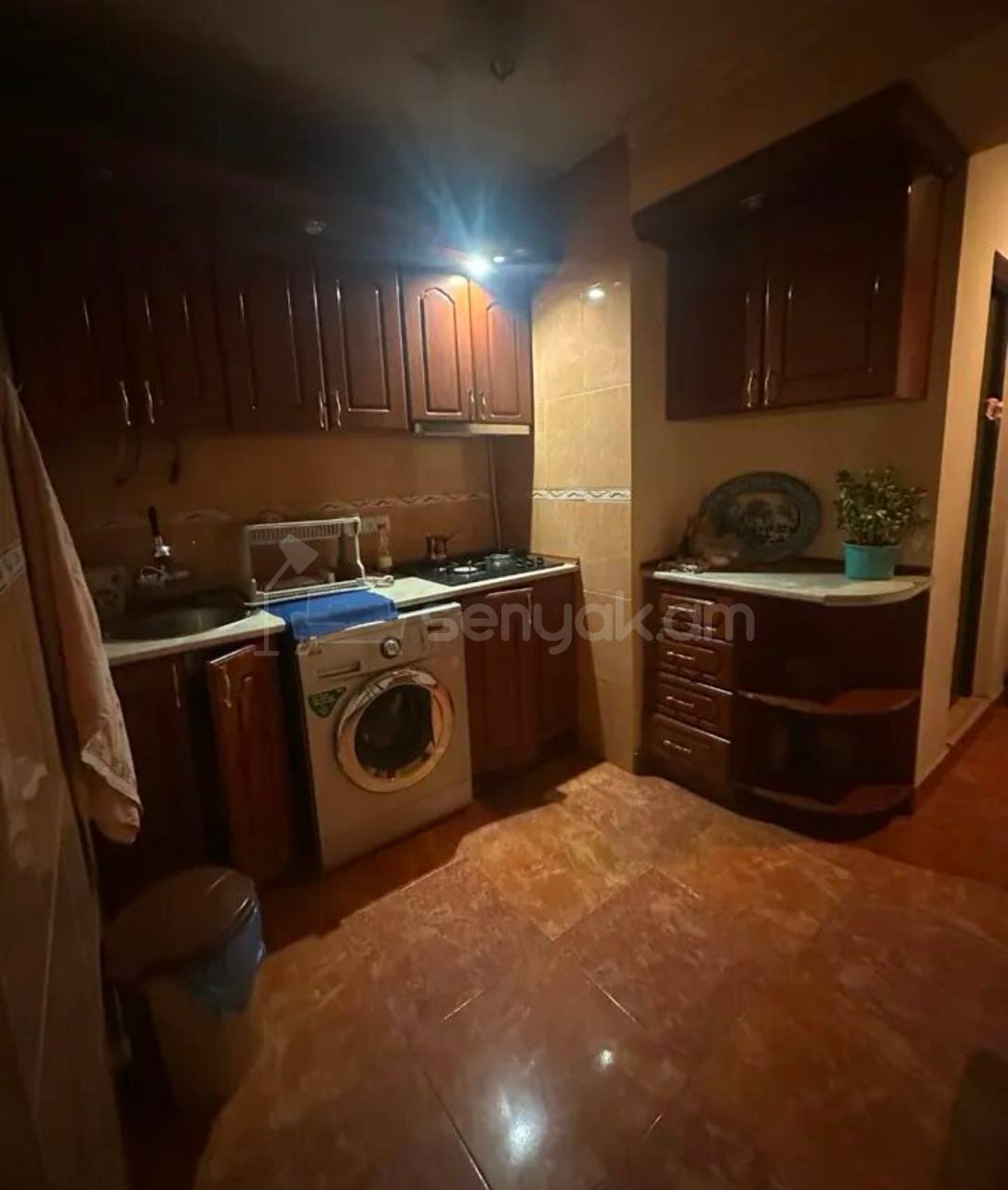 3 Սենյականոց Բնակարան Քարե Շենքում, 76քմ, 4/5 հարկ, Կոսմետիկ Վերանորոգված, Կահավորված, Արևկող