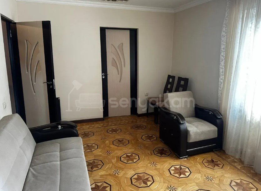 3 Սենյականոց Բնակարան Քարե Շենքում, 74քմ, 4/4 հարկ, Կապիտալ Վերանորոգված, Կահավորված, Արևկող