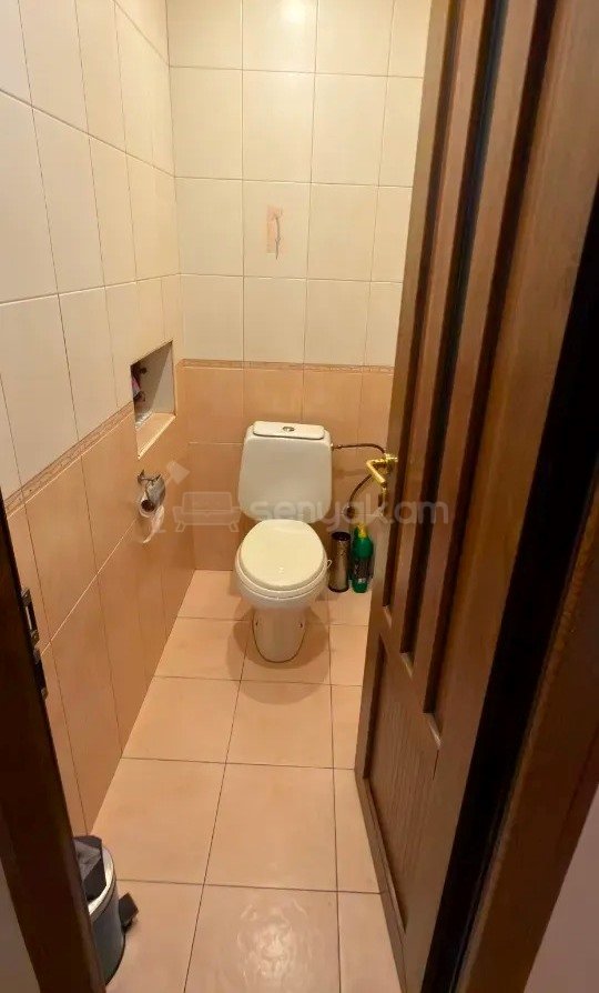 4 Սենյականոց Բնակարան Քարե Շենքում, 107քմ, 5/5 հարկ, Կապիտալ Վերանորոգված