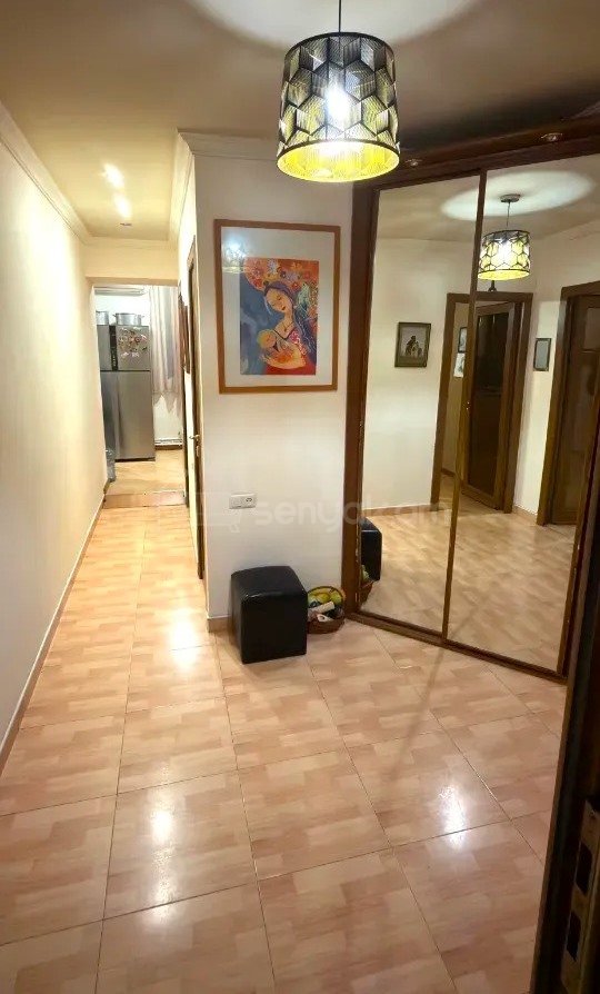 4 Սենյականոց Բնակարան Քարե Շենքում, 107քմ, 5/5 հարկ, Կապիտալ Վերանորոգված