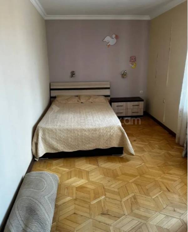 3 Սենյականոց Բնակարան Քարե Շենքում, 74քմ, 4/4 հարկ, Կապիտալ Վերանորոգված, Կահավորված, Արևկող