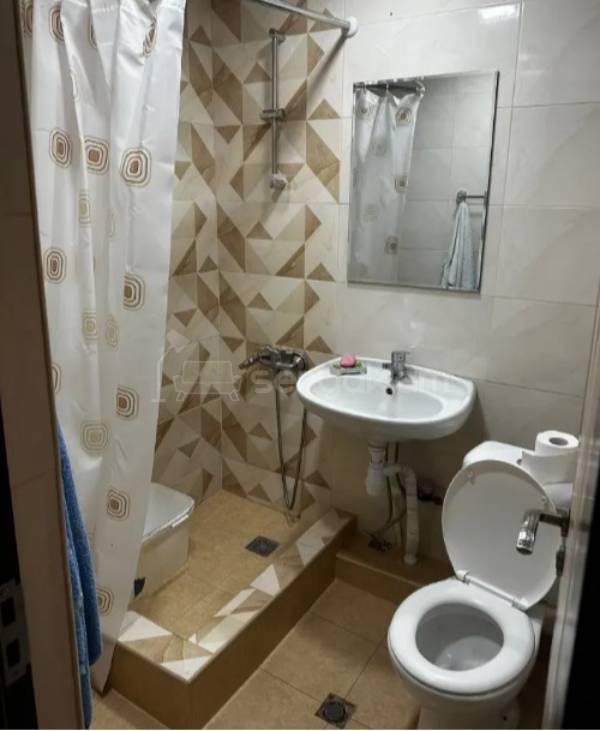 3 Սենյականոց Բնակարան Քարե Շենքում, 74քմ, 4/4 հարկ, Կապիտալ Վերանորոգված, Կահավորված, Արևկող