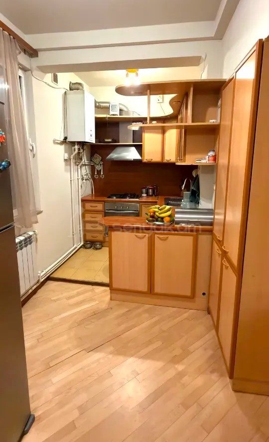 4 Սենյականոց Բնակարան Քարե Շենքում, 107քմ, 5/5 հարկ, Կապիտալ Վերանորոգված