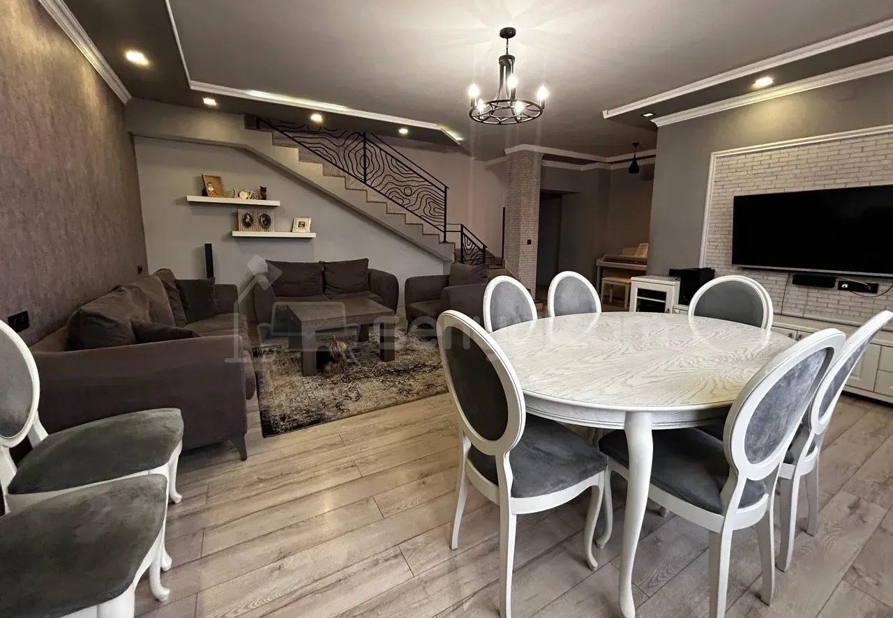 6 Սենյականոց Սեփական Տուն, 385քմ, Կապիտալ Վերանորոգված, Ավտոտնակով