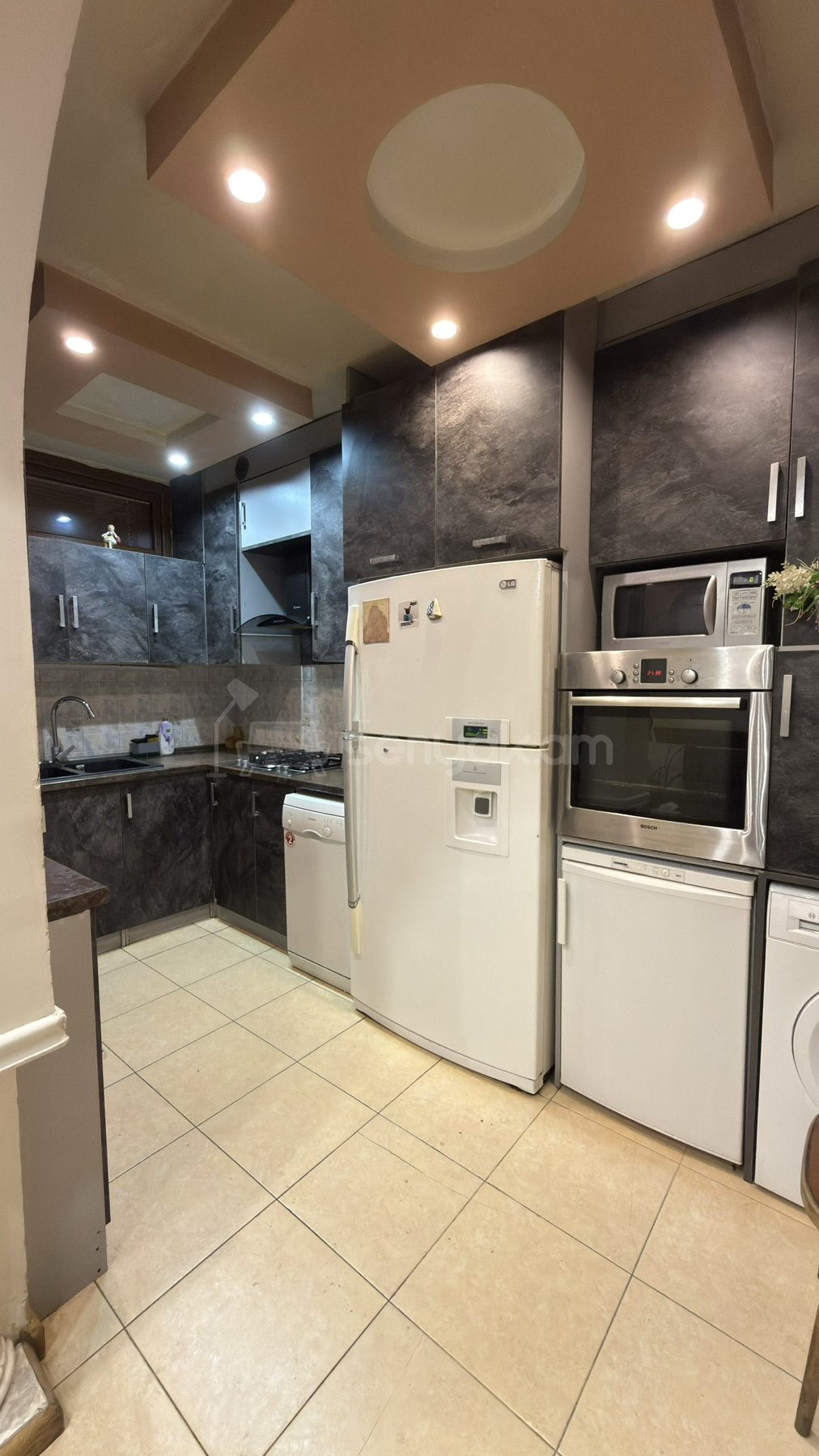 4 Սենյականոց Բնակարան Քարե Շենքում, 85քմ, 2/5 հարկ, Կապիտալ Վերանորոգված