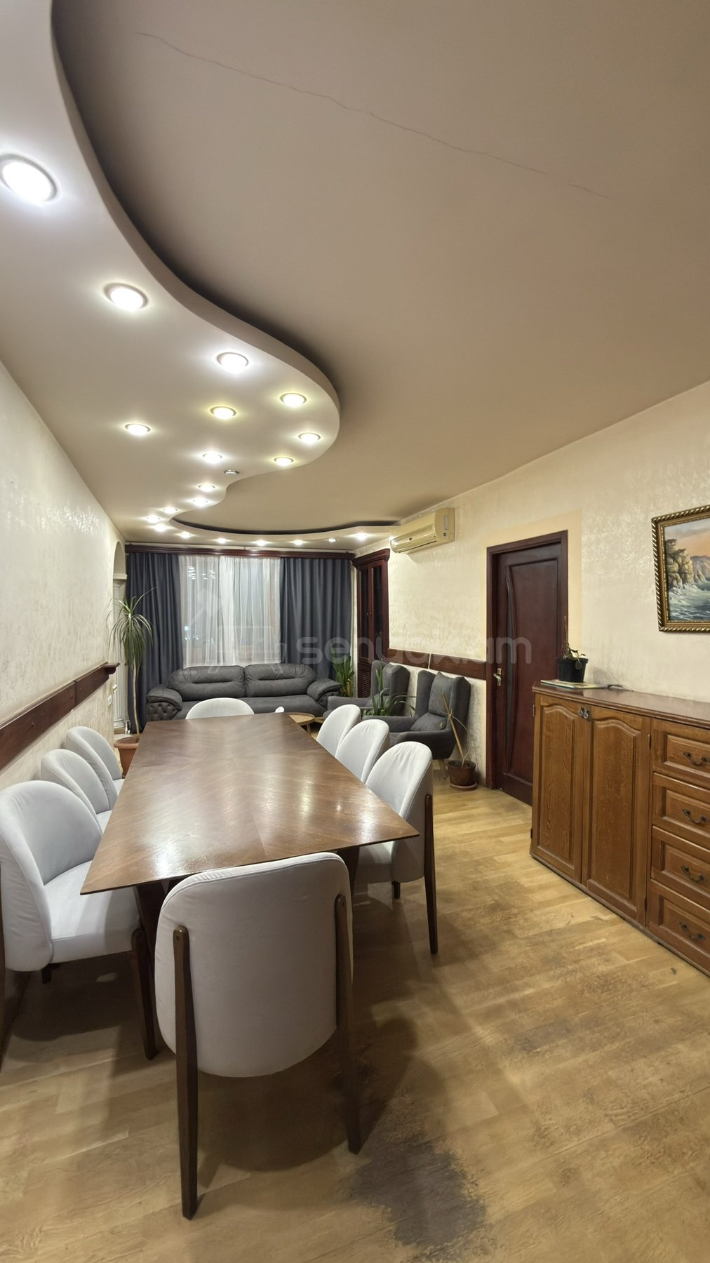 4 Սենյականոց Բնակարան Քարե Շենքում, 85քմ, 2/5 հարկ, Կապիտալ Վերանորոգված