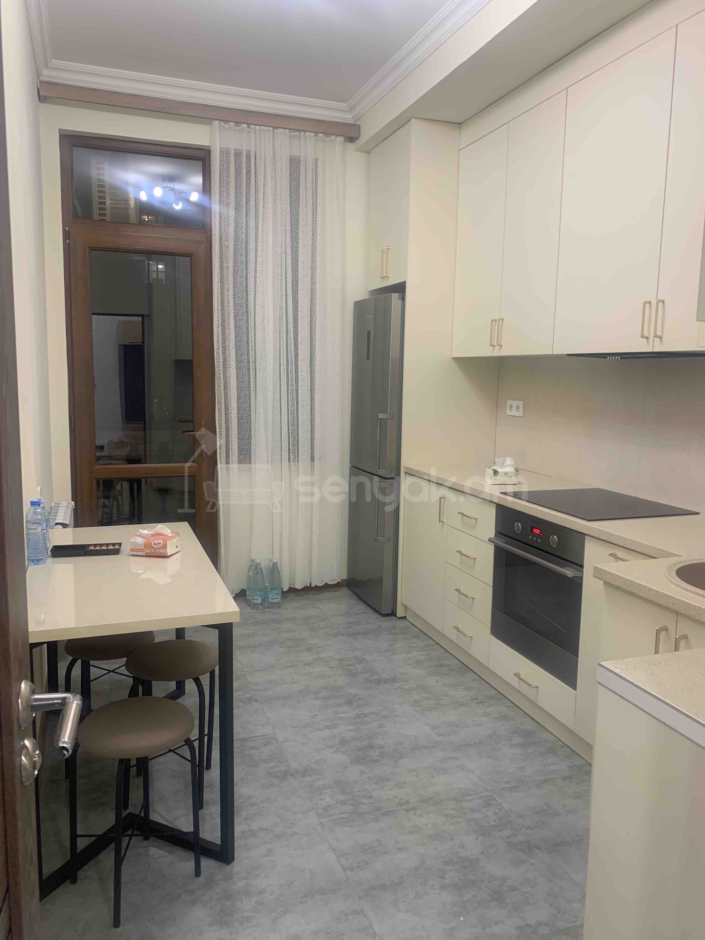 3 Սենյականոց Բնակարան Նորակառույցում, 90քմ, 6/8 հարկ, Դիզայներական Վերանորոգված, Կահավորված, Արևկող