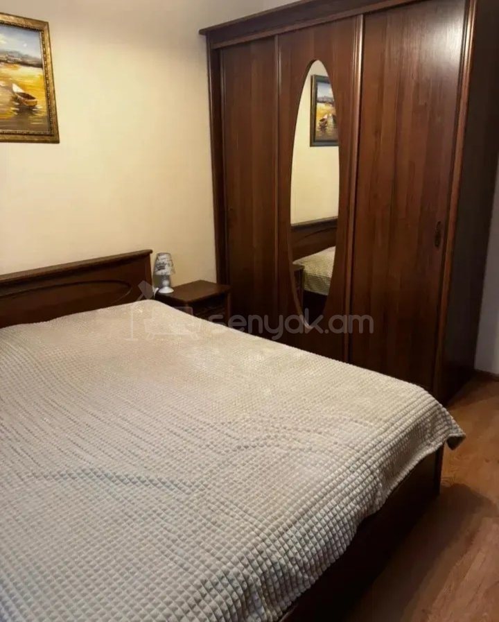 2 Սենյականոց Բնակարան Քարե Շենքում, 60քմ, 3/5 հարկ, Նորմալ Վիճակում, Կահավորված