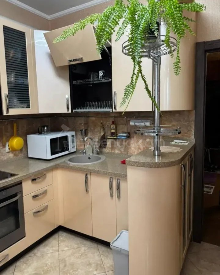 2 Սենյականոց Բնակարան Քարե Շենքում, 60քմ, 3/5 հարկ, Նորմալ Վիճակում, Կահավորված