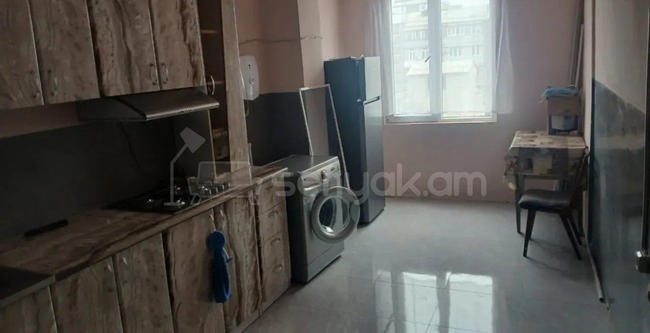 2 Սենյականոց Բնակարան, 45քմ, 3/7 հարկ, Նորմալ Վիճակում, Կահավորված