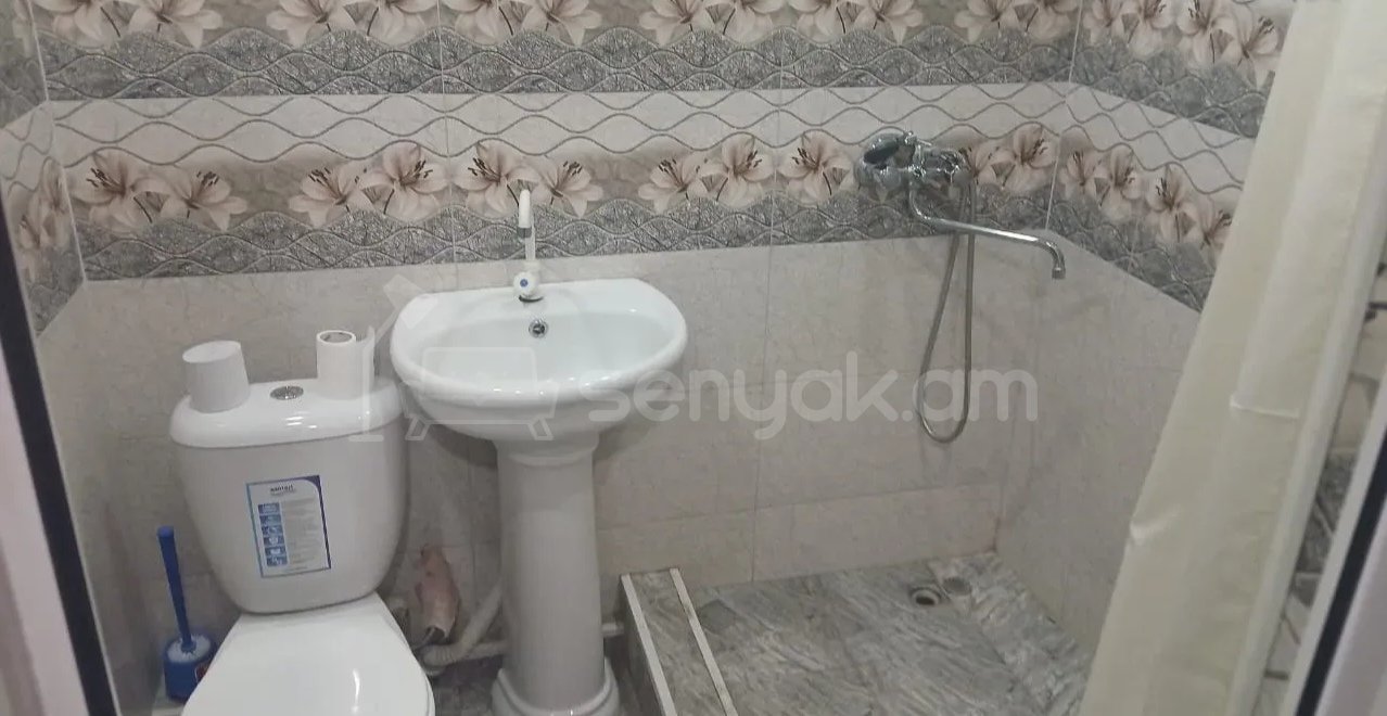 2 Սենյականոց Բնակարան, 45քմ, 3/7 հարկ, Նորմալ Վիճակում, Կահավորված