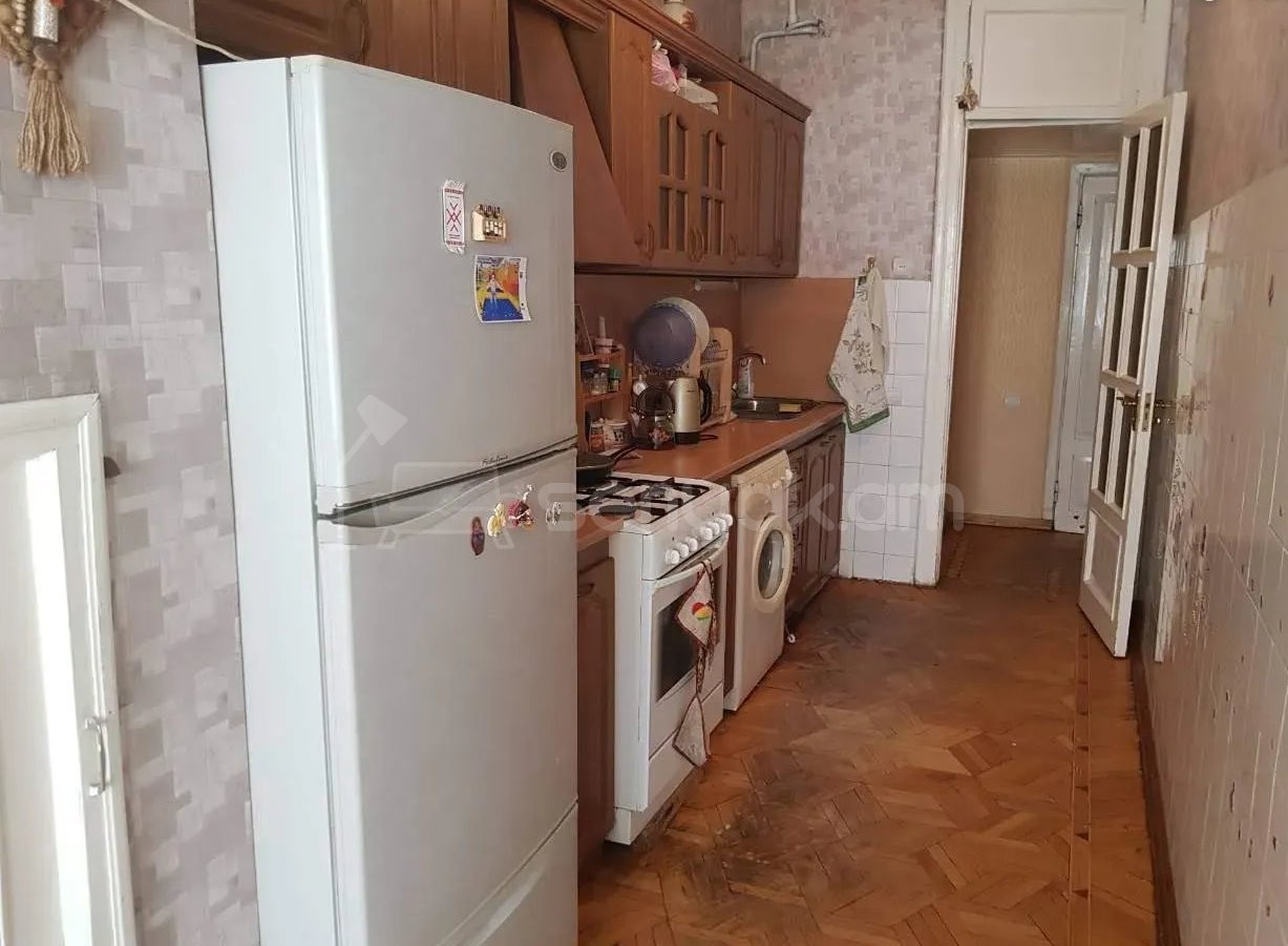 3 Սենյականոց Բնակարան Քարե Շենքում, 76քմ, 2/3 հարկ, Կոսմետիկ Վերանորոգված