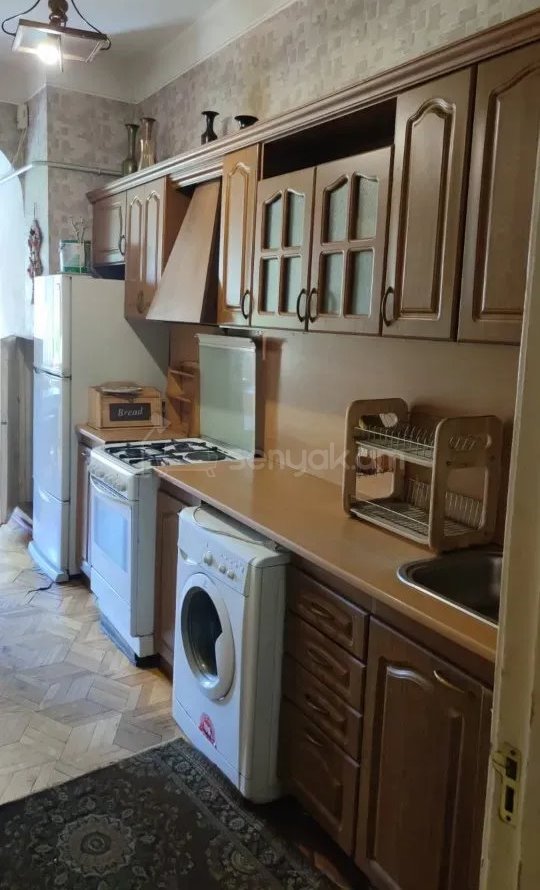 3 Սենյականոց Բնակարան Քարե Շենքում, 76քմ, 2/3 հարկ, Կոսմետիկ Վերանորոգված