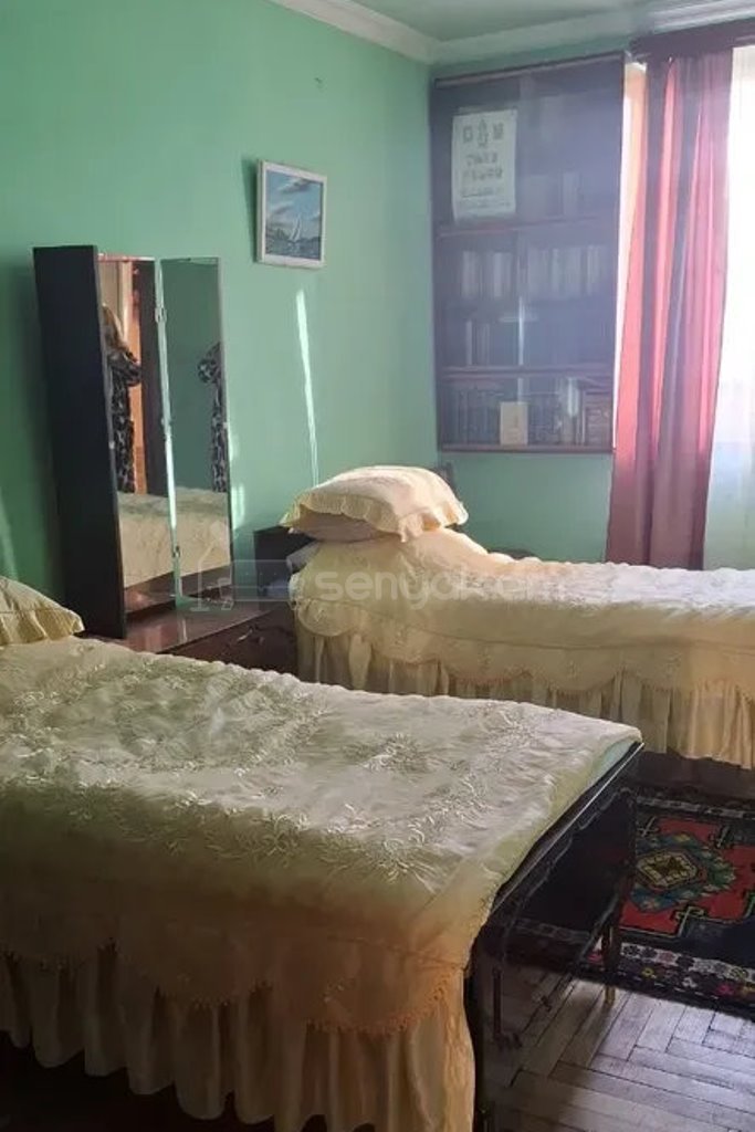 3 Սենյականոց Բնակարան Քարե Շենքում, 92քմ, 3/5 հարկ, Կոսմետիկ Վերանորոգված