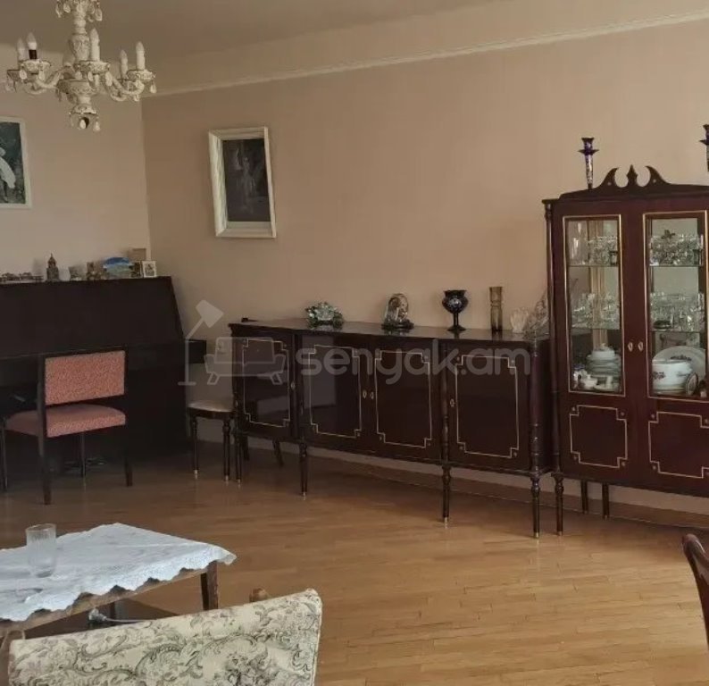 3 Սենյականոց Բնակարան Քարե Շենքում, 92քմ, 3/5 հարկ, Կոսմետիկ Վերանորոգված