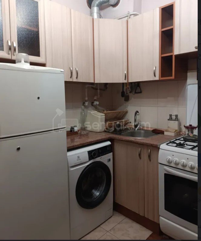 1 Սենյականոց Բնակարան Քարե Շենքում, 42քմ, 1/7 հարկ, Կապիտալ Վերանորոգված, Կահավորված