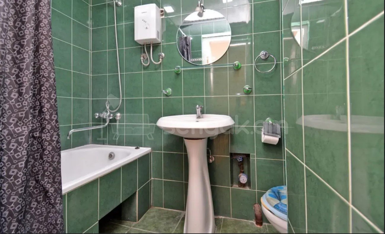 1 Սենյականոց Բնակարան Քարե Շենքում, 40քմ, 2/5 հարկ, Կապիտալ Վերանորոգված, Կահավորված